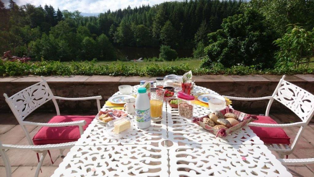 Bed and Breakfast La Belle Chambre dans une ferme avec etang privé dans la région des Mille Etangs Faucogney-et-La-Mer à Ecromagny Extérieur photo